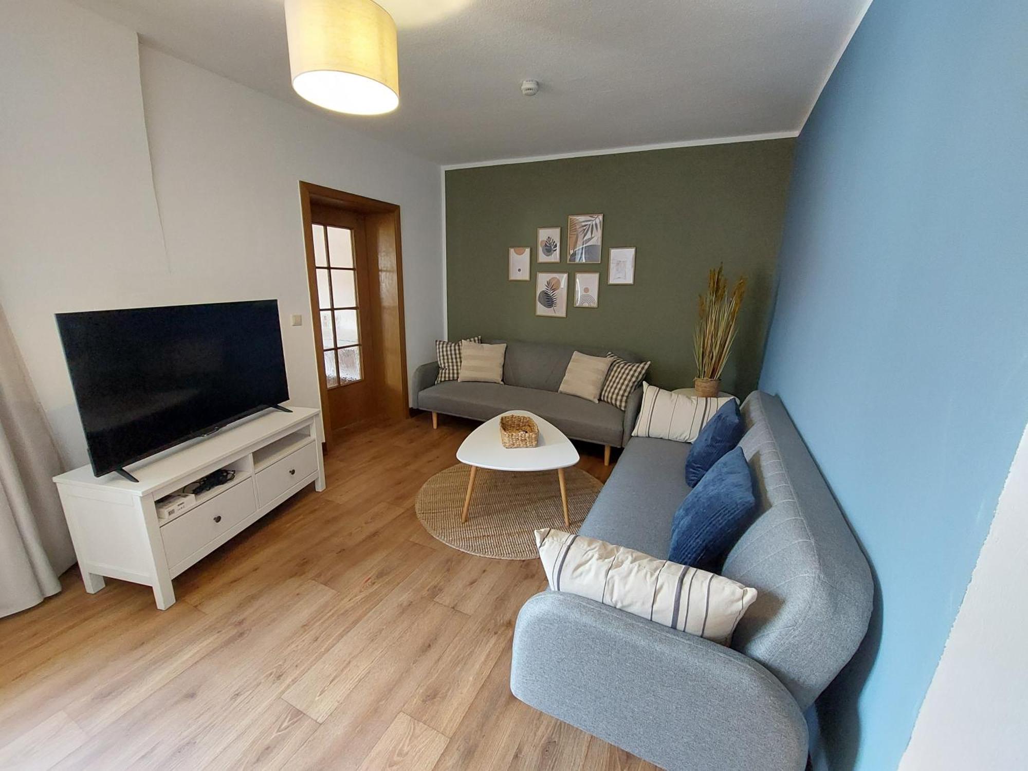 Cozy Home, 7 Beds, Wifi, Kitchen, Balcony, Bielefeld Center ภายนอก รูปภาพ